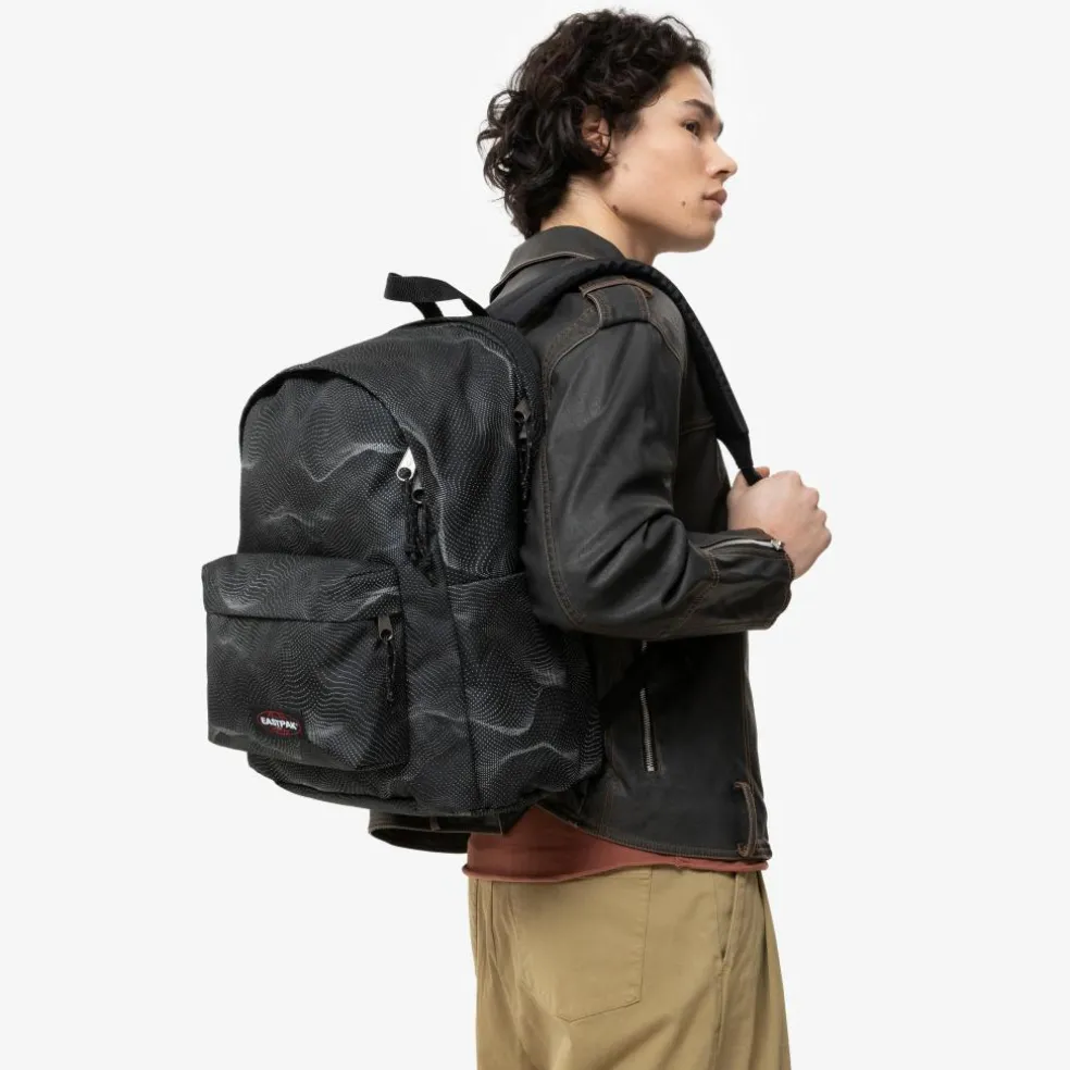 Eastpak Day Office 17 inch laptop rugzak 31 liter refleks dots black