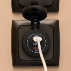 Haba C-line Power Line 2x USB-C PD 36W lader wandcontactdoos met klep black