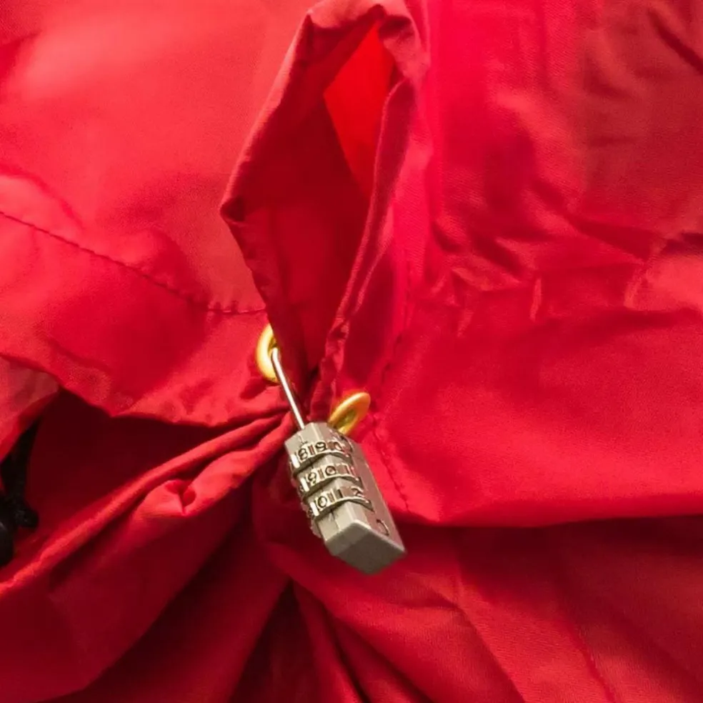 Lowland Outdoor Flightbag 85 bagagezak red