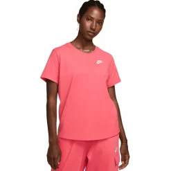 Nike Sportswear Club Essentials shirt dames aster pink