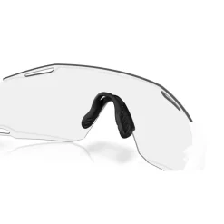 Oakley Cybr Dyno zonnebril clear to black iridium  photochromic matte white