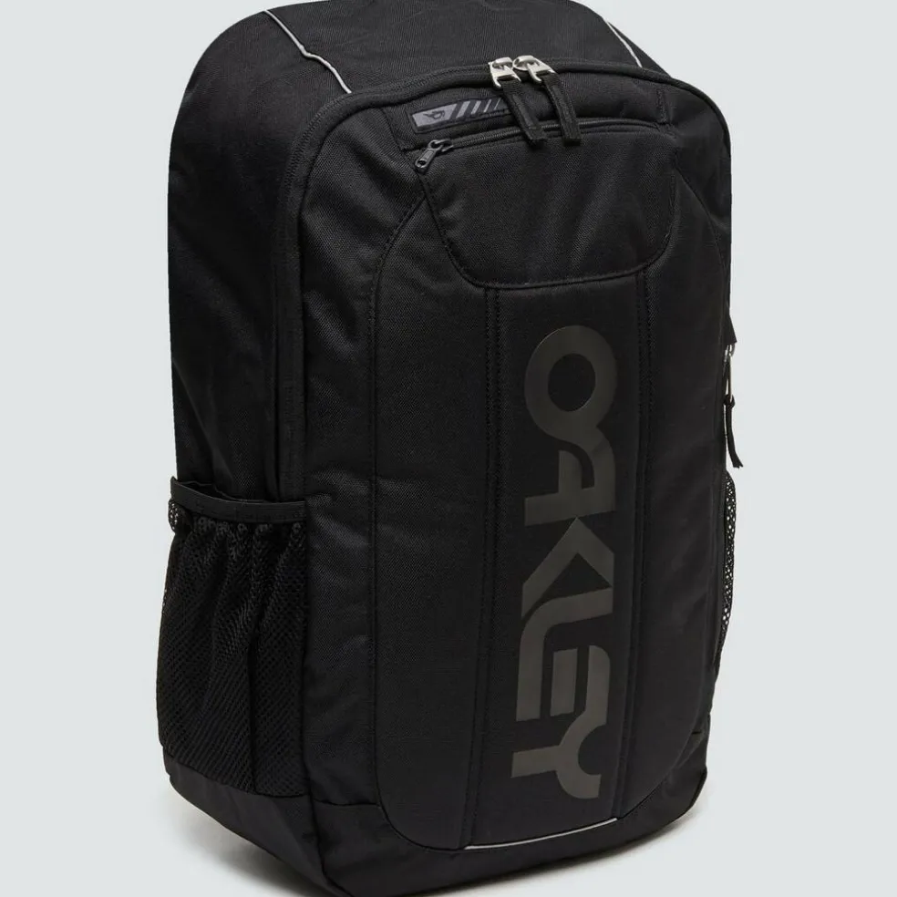Oakley Enduro 3.0 15 inch laptop rugzak 20 liter blackout