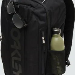 Oakley Enduro 3.0 15 inch laptop rugzak 20 liter blackout