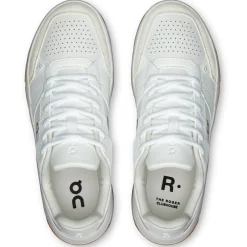 On THE ROGER Clubhouse schoenen dames white ivory