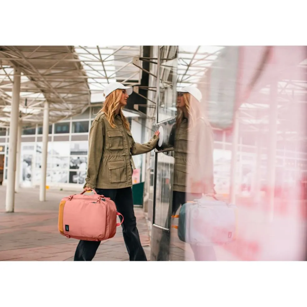 PacSafe GO Anti Theft Carry On rugzak 34 liter rose