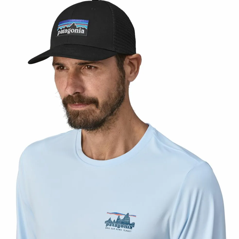 Patagonia P-6 Logo Trucker pet black